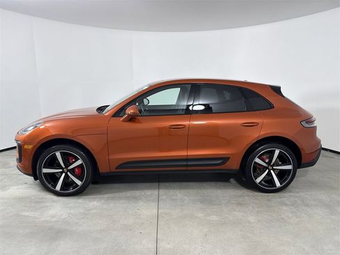 Certified 2023 Porsche Macan S image 2
