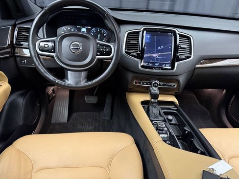 Used 2016 Volvo XC90 T6 Momentum w/ Momentum Plus Package image 14