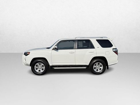 Used 2018 Toyota 4Runner SR5 image 2