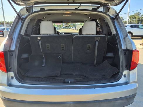 Used 2017 Honda Pilot EX image 12