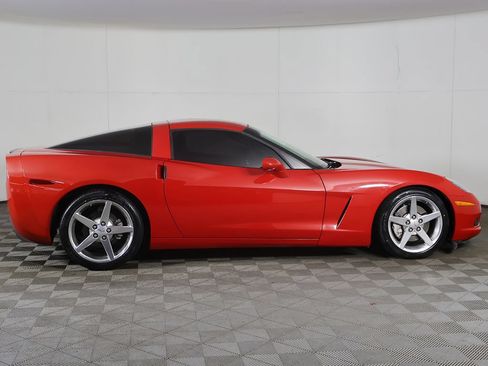 Used 2006 Chevrolet Corvette Coupe w/ Preferred Equipment Group RWD image 13