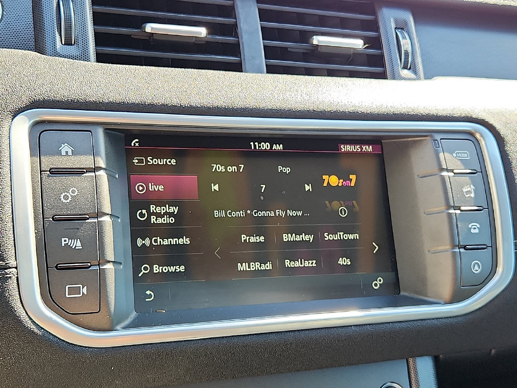 Used 2018 Land Rover Range Rover Evoque SE AWD/4WD image 19