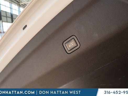 Used 2021 Chevrolet Suburban LT AWD/4WD image 30