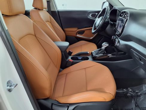 Used 2024 Kia Soul EX w/ Option Group 015 FWD image 9