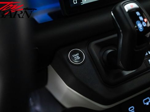 Used 2024 Land Rover Defender 110 S image 42