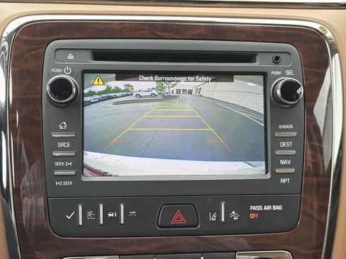 Used 2015 Buick Enclave Leather FWD image 4