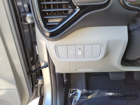 Certified 2024 Kia Soul EX FWD image 30