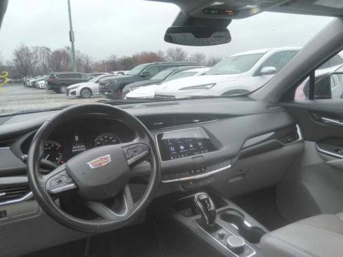 Used 2023 Cadillac XT4 Premium Luxury image 3