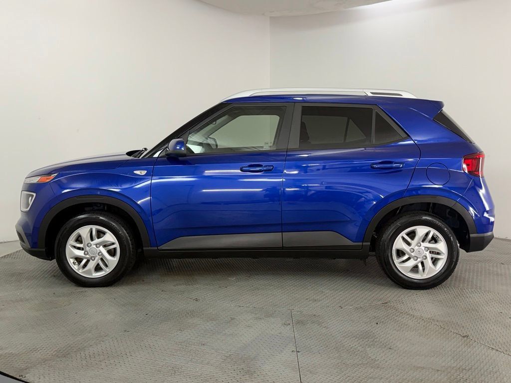 Used 2020 Hyundai Venue SEL FWD image 4