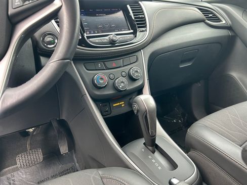 Used 2022 Chevrolet Trax LT w/ Driver Confidence Package image 20