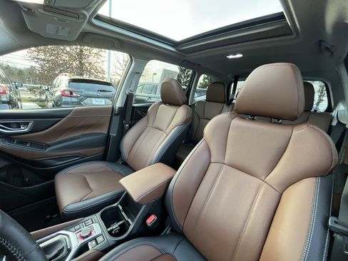 Used 2023 Subaru Forester Touring image 9