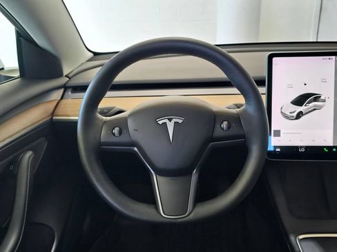 Used 2021 Tesla Model 3 Standard Range Plus RWD image 9