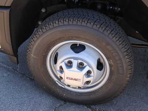New 2026 GMC Sierra 3500 Pro AWD/4WD image 8