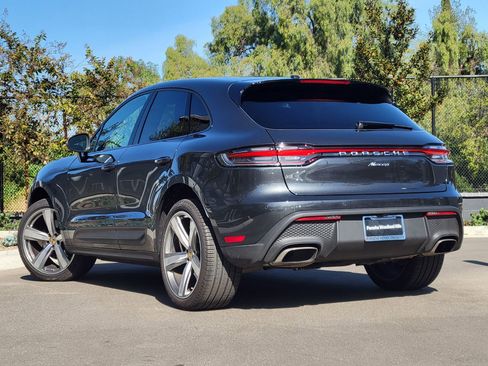 Used 2025 Porsche Macan image 3