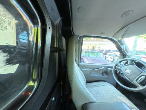 Used 2019 GMC Savana 2500 Extended w/ Driver Convenience Package RWD image 26