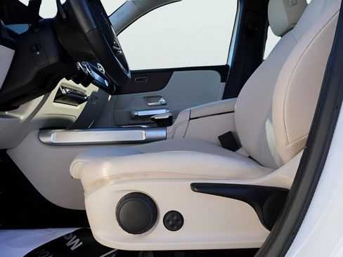 New 2026 Mercedes-Benz GLB 250 4MATIC image 37