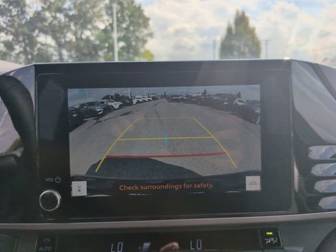 Used 2026 Toyota Camry SE FWD image 18