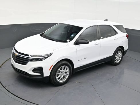 Used 2023 Chevrolet Equinox LS image 13