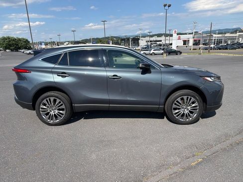 Used 2021 Toyota Venza XLE w/ Softex Package AWD/4WD image 6