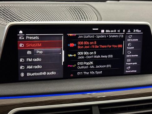 Used 2021 BMW 740i image 25