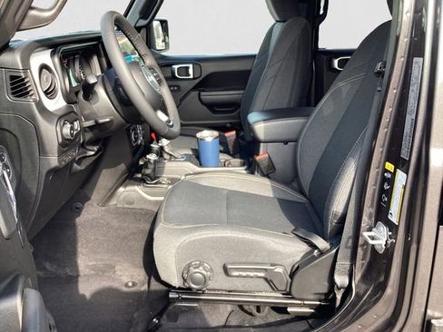 Certified 2025 Jeep Wrangler Unlimited Sport AWD/4WD image 9