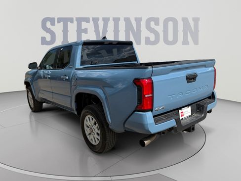 Used 2026 Toyota Tacoma SR5 AWD/4WD image 3