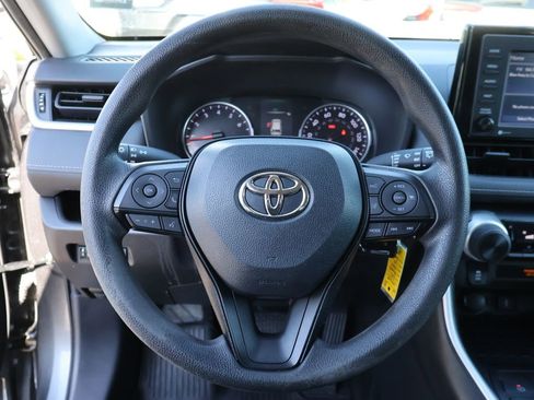 Used 2021 Toyota RAV4 LE AWD/4WD image 25