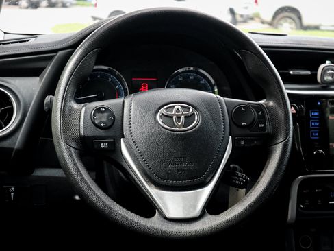 Used 2019 Toyota Corolla LE FWD image 6
