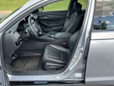 Used 2024 Honda Accord Sport image 11