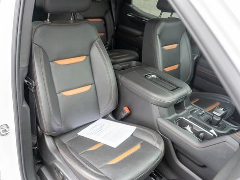 Used 2022 GMC Sierra 1500 AT4 w/ AT4 Premium Package AWD/4WD image 9
