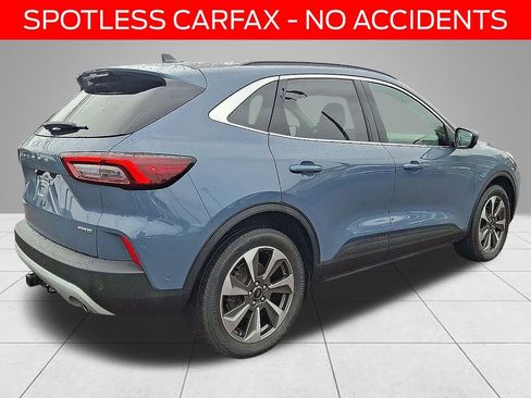 Used 2023 Ford Escape Platinum w/ Premium Technology Package image 4