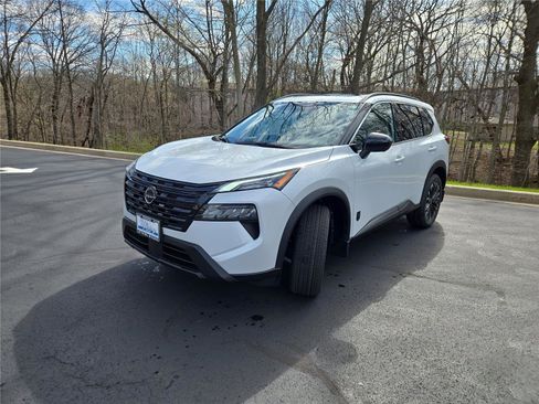 New 2026 Nissan Rogue SV AWD/4WD image 4