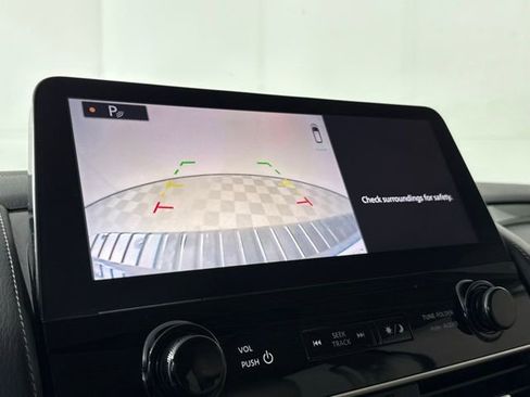 Used 2022 Nissan Armada SV w/ SV Appearance Package image 23