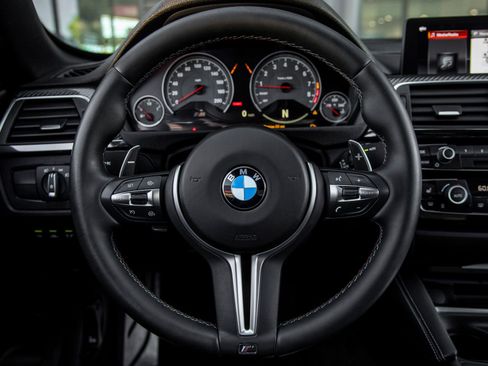 Used 2020 BMW M4 Convertible RWD image 23