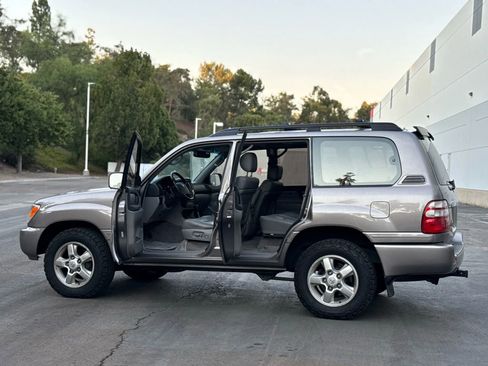Used 2003 Toyota Land Cruiser image 26