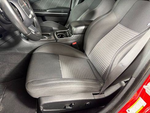 Used 2019 Dodge Charger R/T RWD image 12
