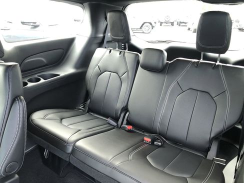 New 2026 Chrysler Pacifica Select image 20