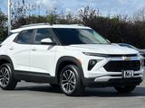 Used 2025 Chevrolet TrailBlazer LT w/ LT Cold Weather Package image 2