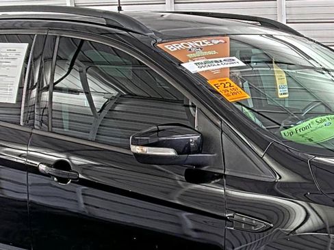 Used 2017 Ford Escape Titanium FWD image 17