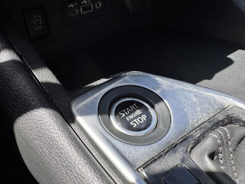 Used 2024 Nissan Sentra SV FWD image 22