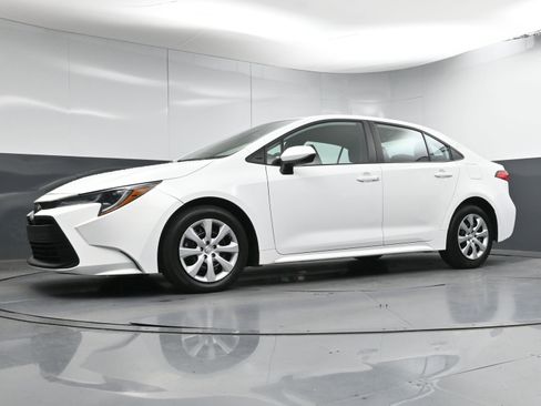 Certified 2024 Toyota Corolla LE image 23