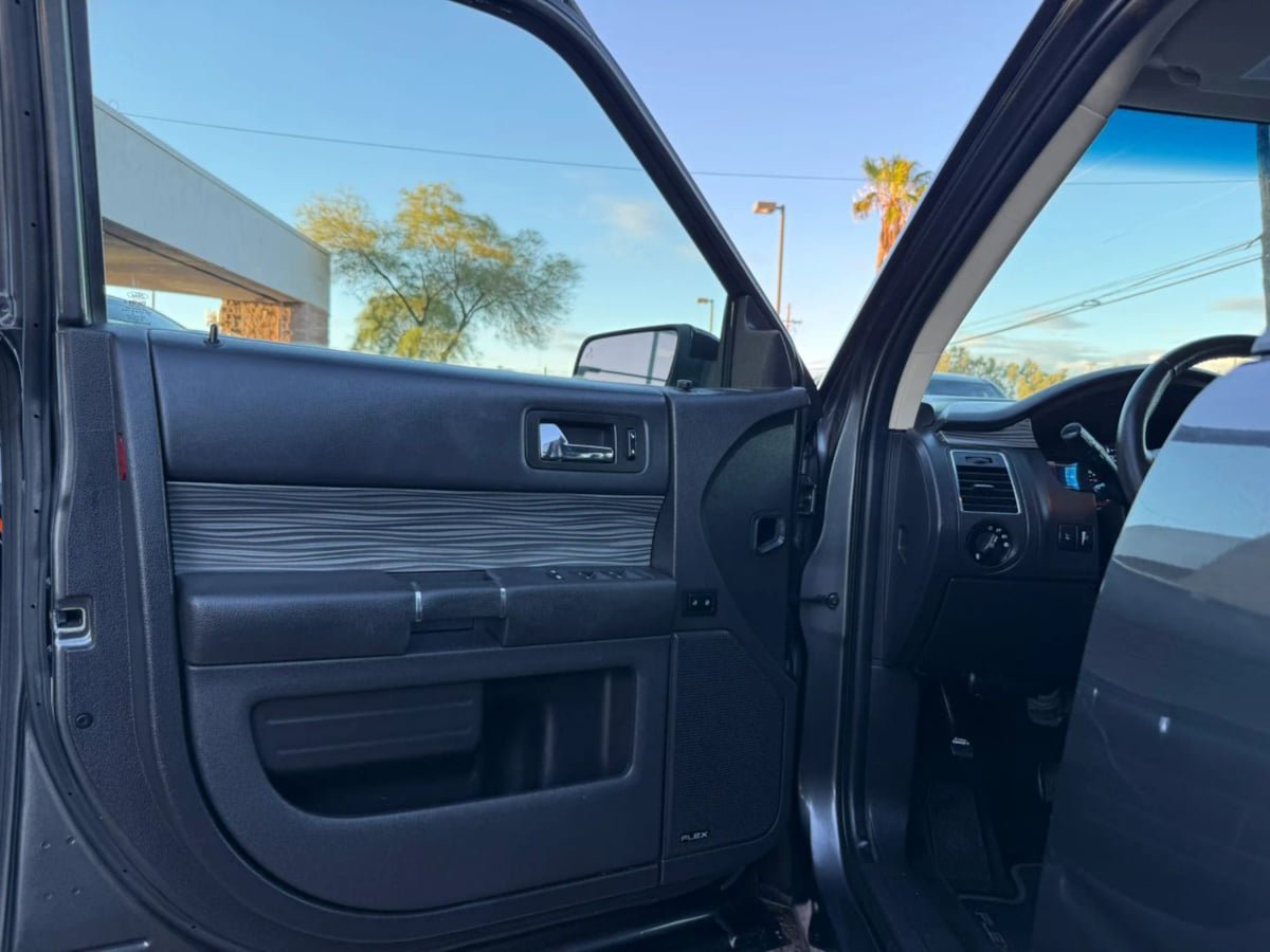 Used 2018 Ford Flex SEL w/ Equipment Group 202A FWD image 33