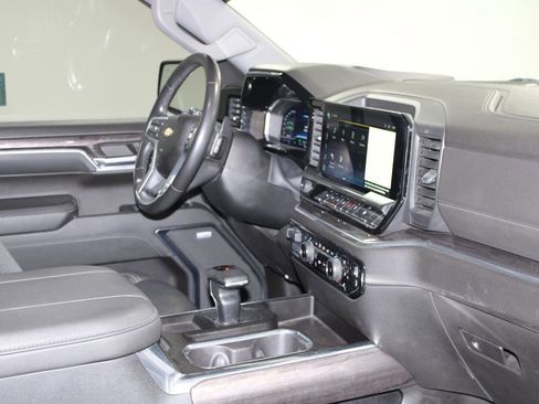 Used 2023 Chevrolet Silverado 1500 LTZ w/ LTZ Premium Package image 32