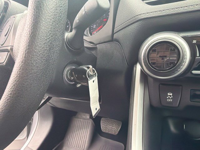 Used 2022 Toyota RAV4 LE AWD/4WD image 29