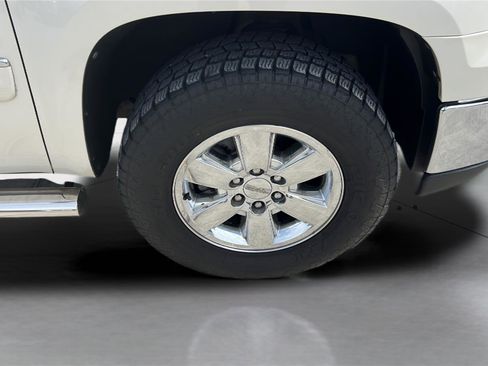 Used 2011 GMC Sierra 1500 SLE w/ SLE White Diamond Edition AWD/4WD image 14