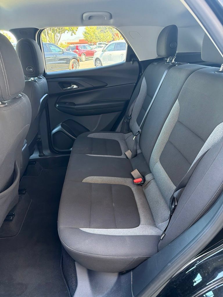 Used 2025 Chevrolet TrailBlazer LT FWD image 5