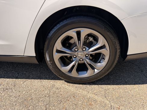 Used 2024 Honda Accord EX image 8