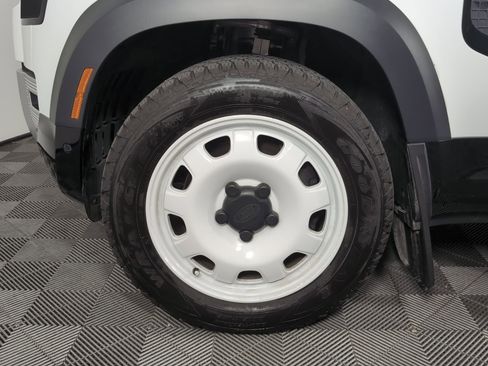 Used 2025 Land Rover Defender 110 S image 11