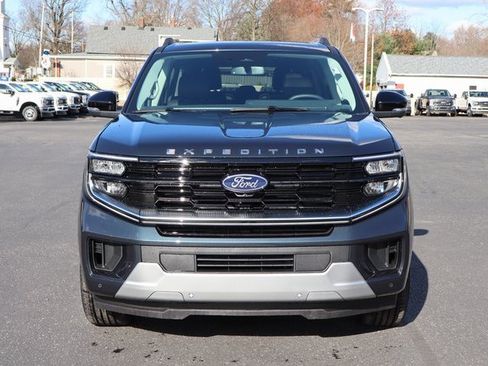 New 2025 Ford Expedition Max Platinum w/ Platinum Ultimate Package image 16