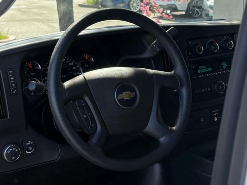 Used 2025 Chevrolet Express 2500 w/ Driver Convenience Package image 12